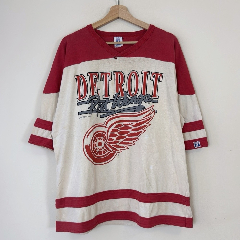 Vintage 90's Logo 7 Detroit Red Wings NHL Graphic Red Beige Tee Shirt - L/XL